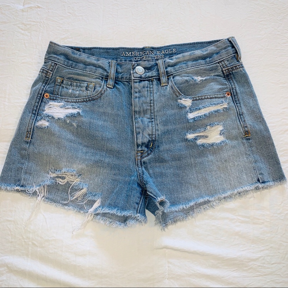 4/$25♦️AMERICAN EAGLE Distressed Raw Hem Shorts